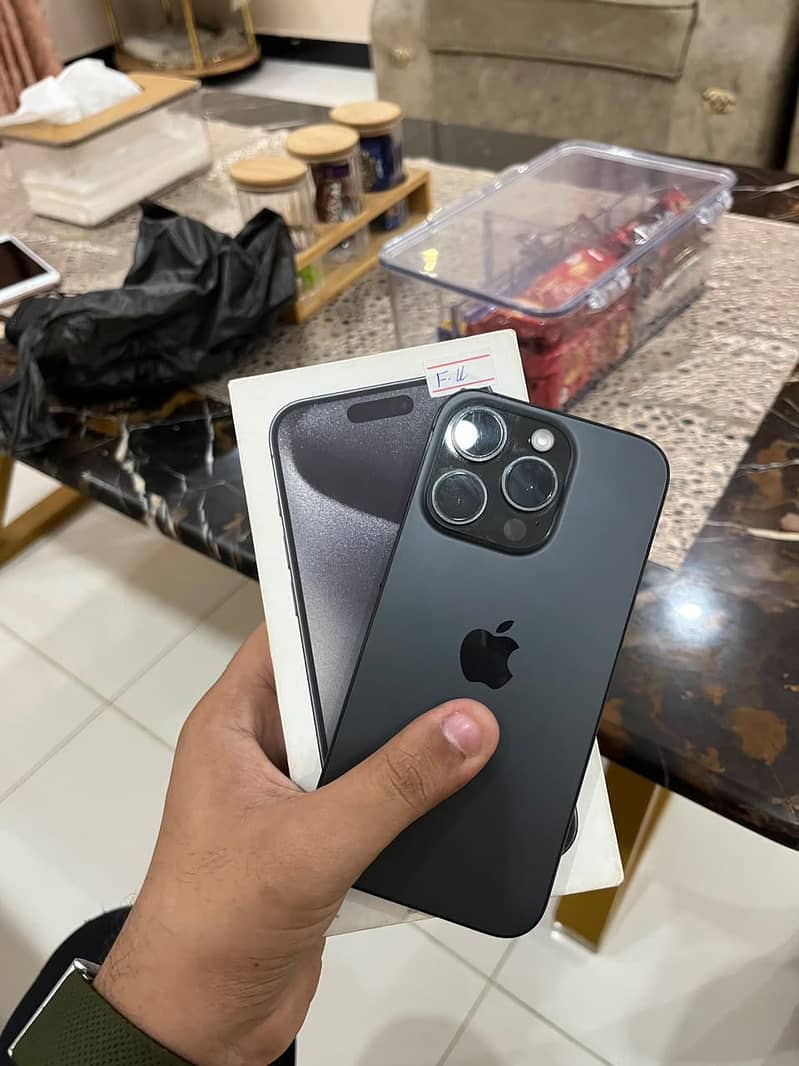 Apple iPhone 15 Pro 0