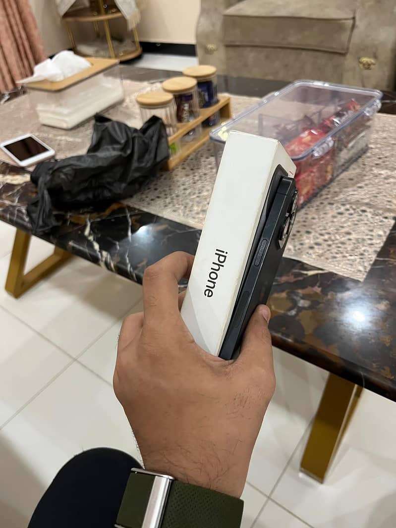 Apple iPhone 15 Pro 3