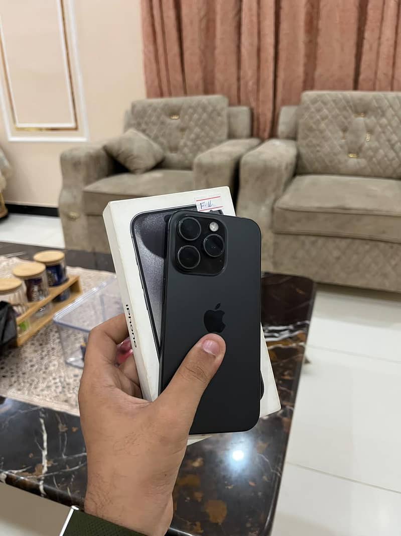 Apple iPhone 15 Pro 4