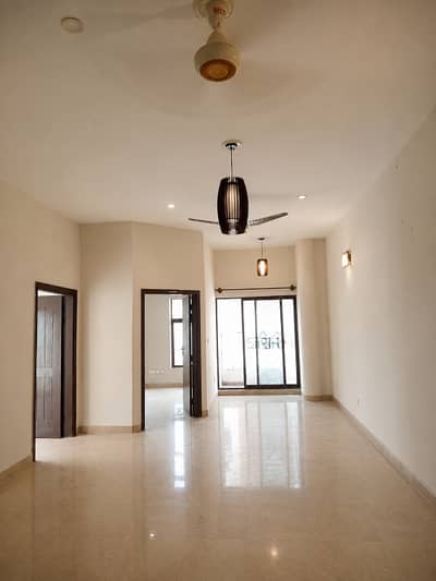 3 Bed Flat Available for Rent in Prime Location
