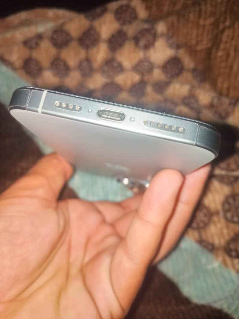 Apple iPhone 15 Pro Max 5