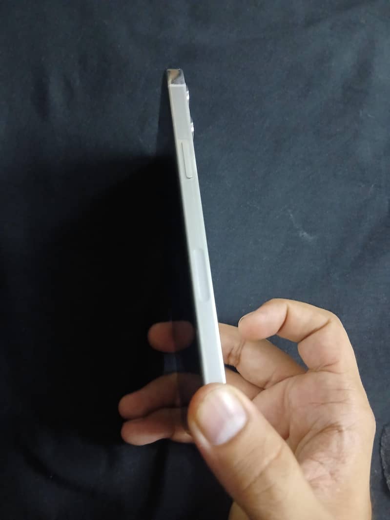 Apple iPhone 12 Pro Max 4