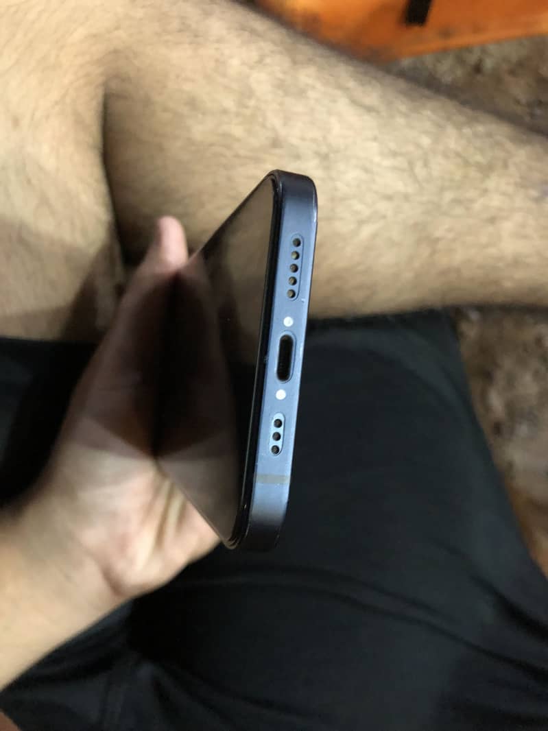 Apple iPhone 12 2