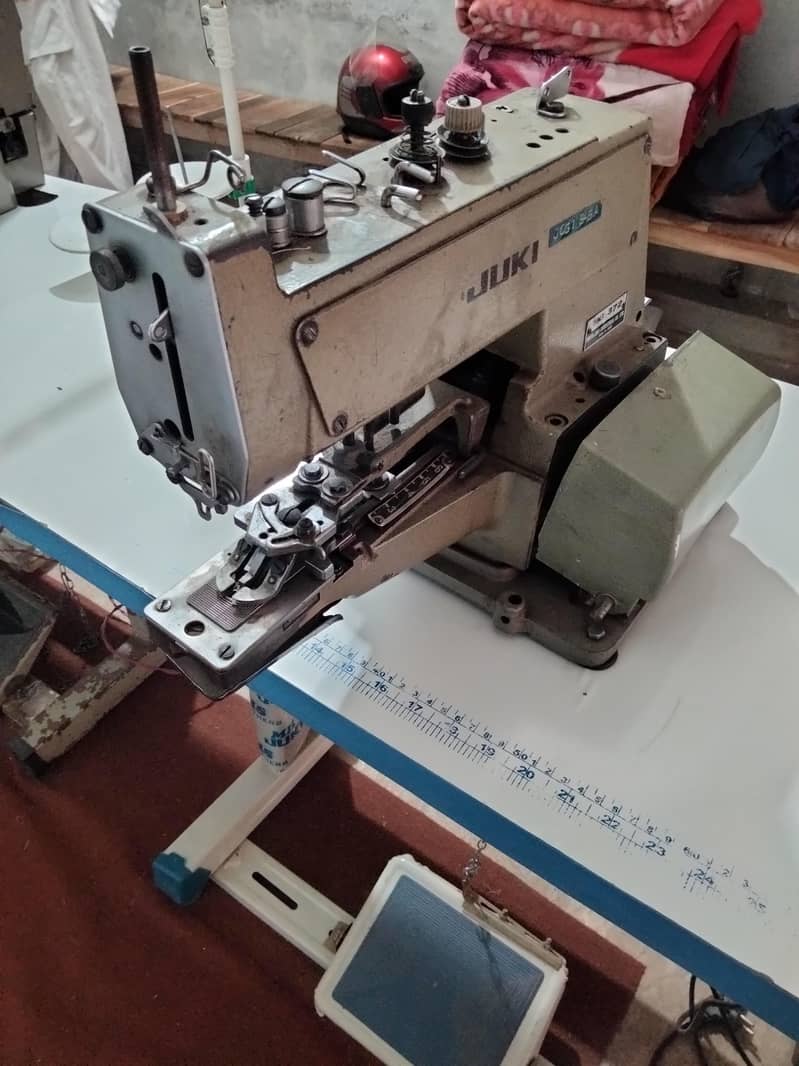 Juki machine with table 3