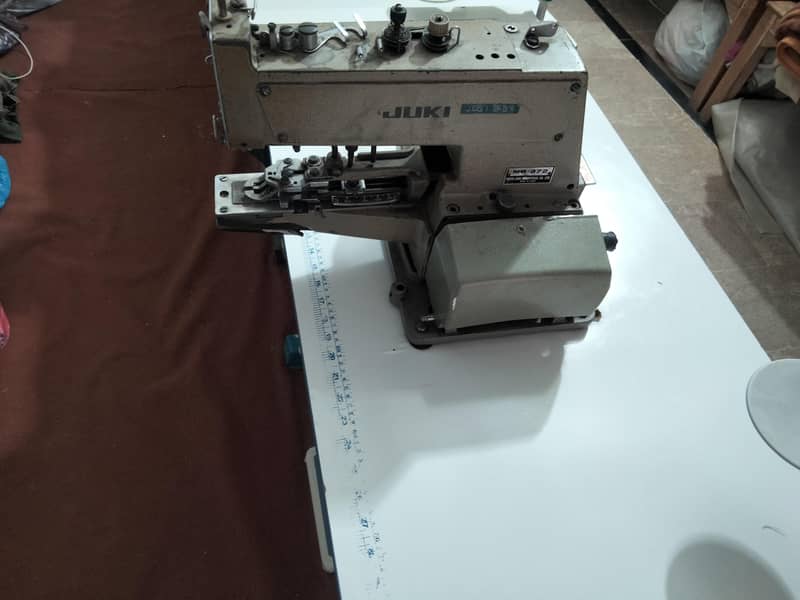 Juki machine with table 4