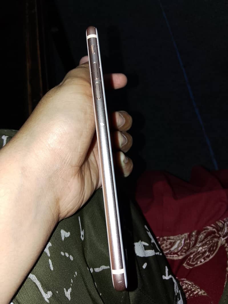 Apple iPhone 7 Plus 1
