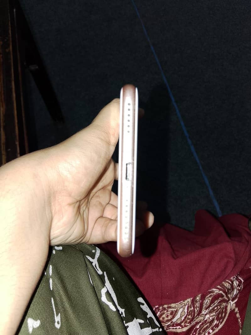 Apple iPhone 7 Plus 5