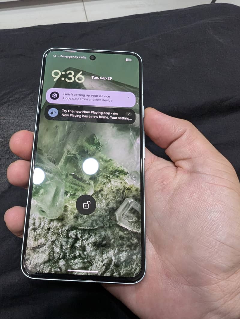 Google Pixel 8. . . . . 8/128 0