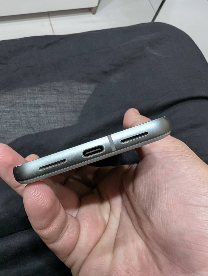 Google Pixel 8. . . . . 8/128 2