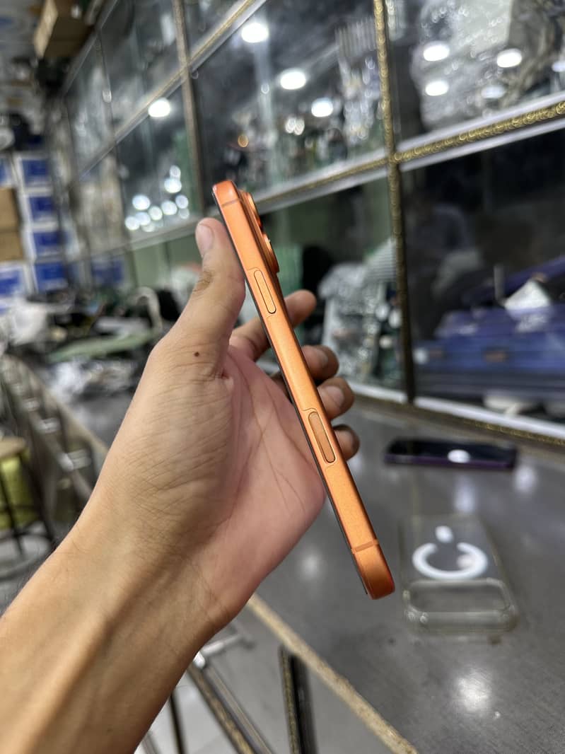 Apple iPhone 17 Pro Max 2