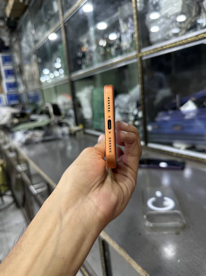 Apple iPhone 17 Pro Max 3