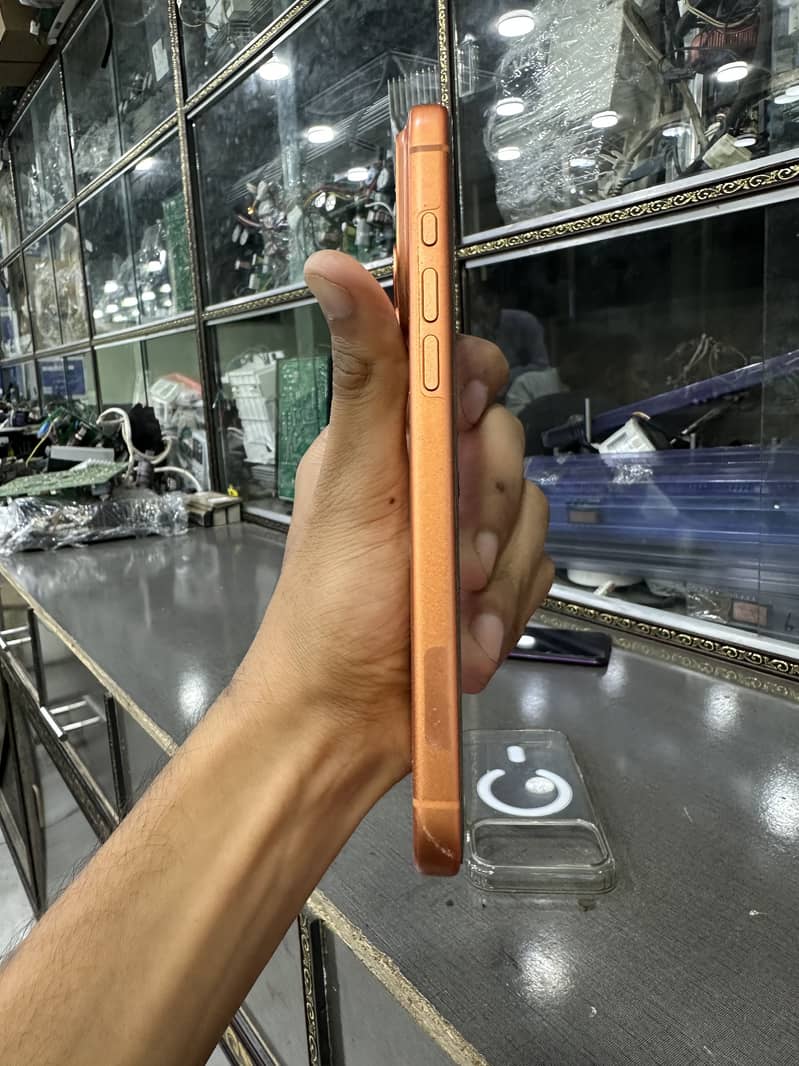 Apple iPhone 17 Pro Max 5