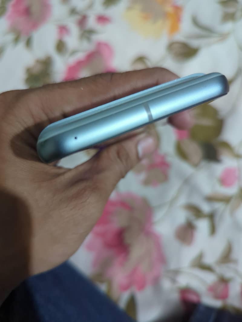 Google Pixel 8 3