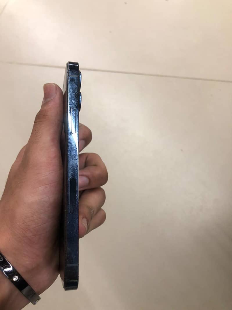 Apple iPhone 12 Pro Max 3
