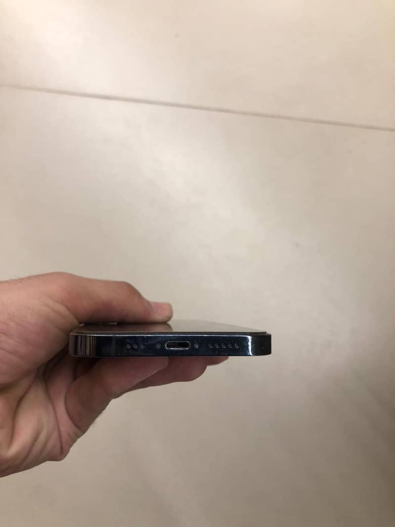 Apple iPhone 12 Pro Max 4