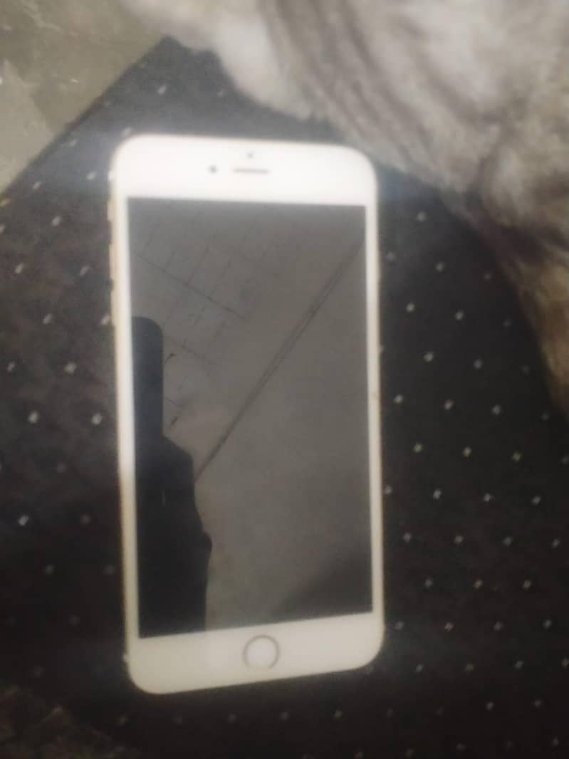 Apple iPhone 6 Plus 0