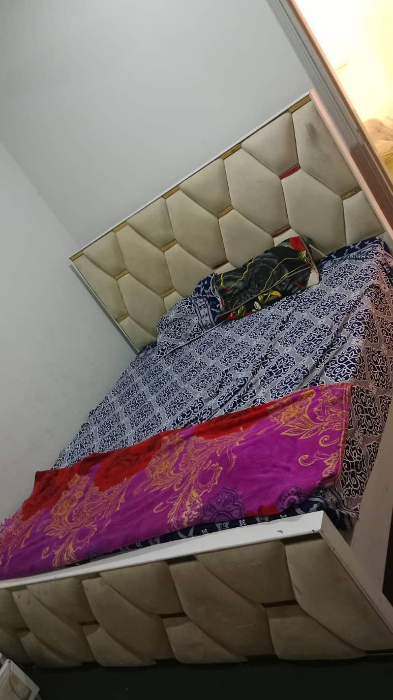 Two bed per day available 1