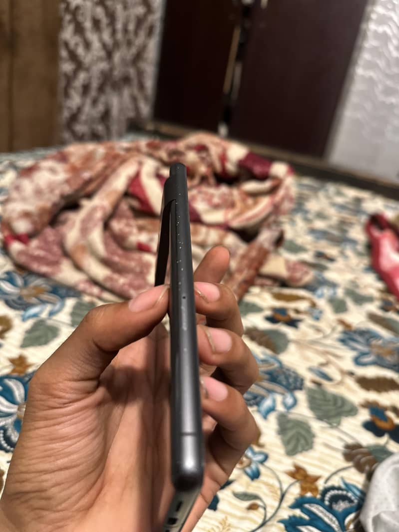Google Pixel 7 4