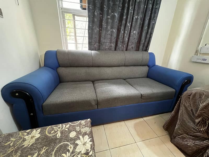 5 Seater Sofas + Center Table 3