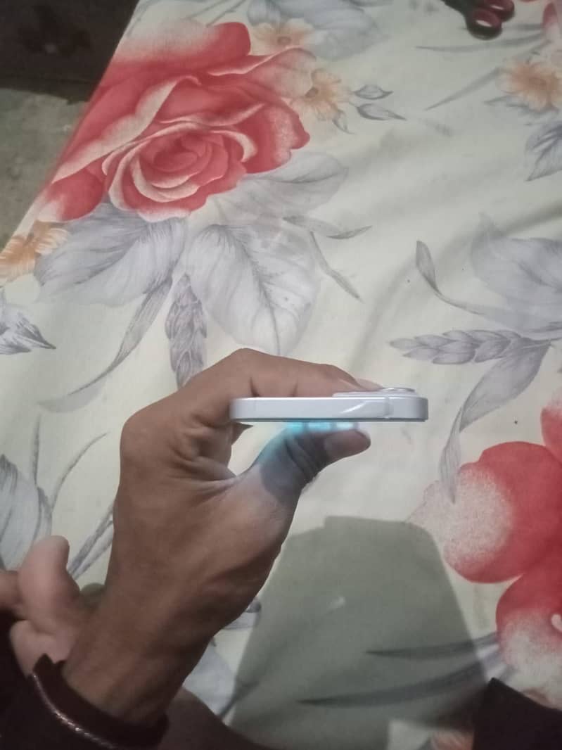 Apple iPhone 14 1