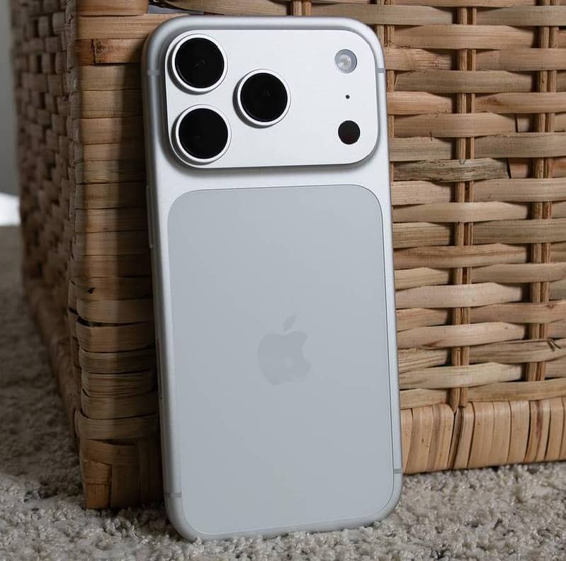 Apple iPhone 17 Pro Max 0