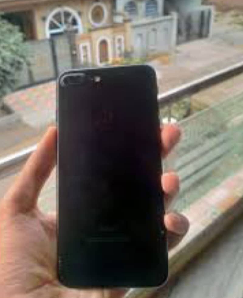 Apple iPhone 7 Plus 2