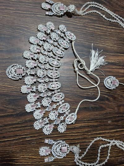 Beautiful jewellery set for sale /new & stylish