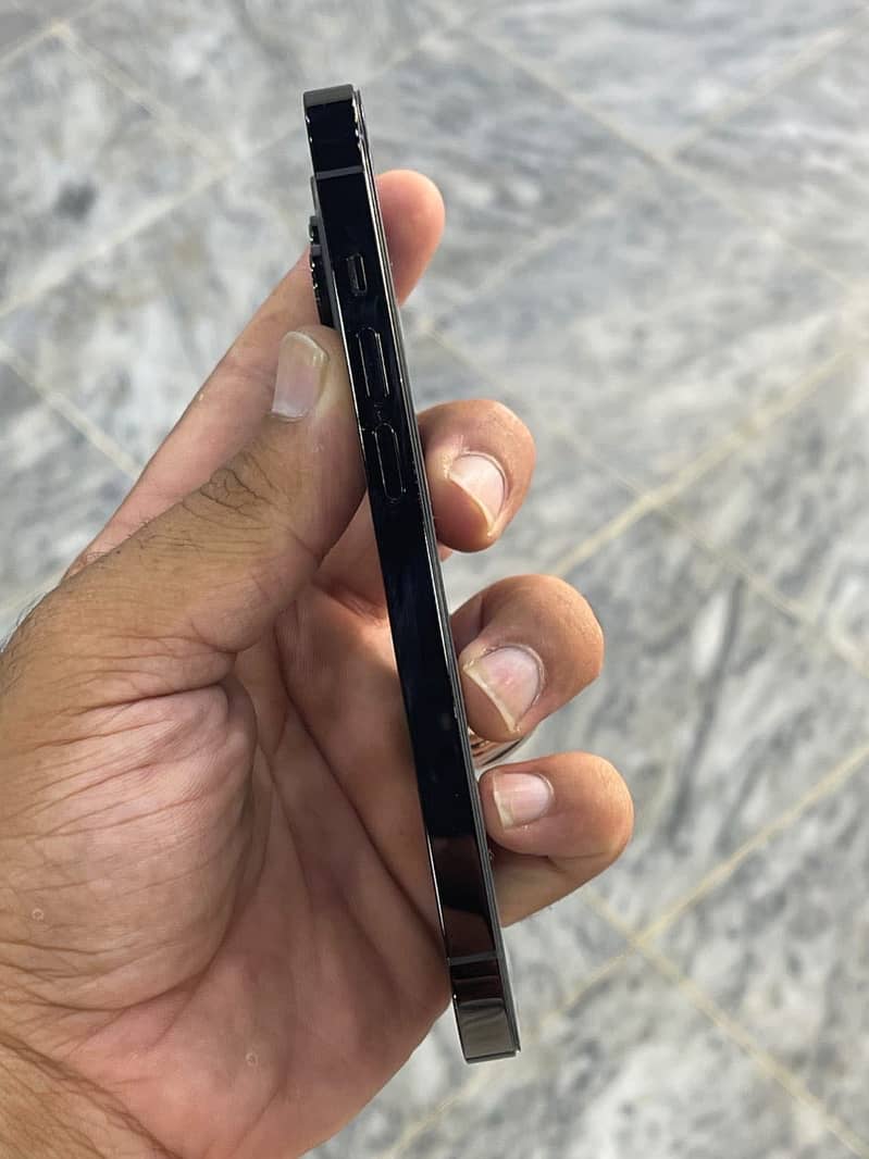 Apple iPhone 14 Pro 1
