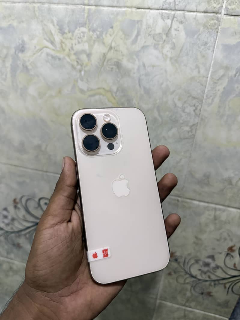 Apple iPhone 16 Pro 0