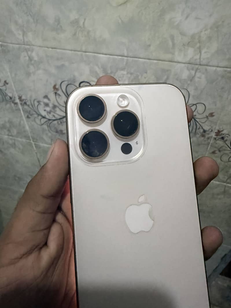 Apple iPhone 16 Pro 5