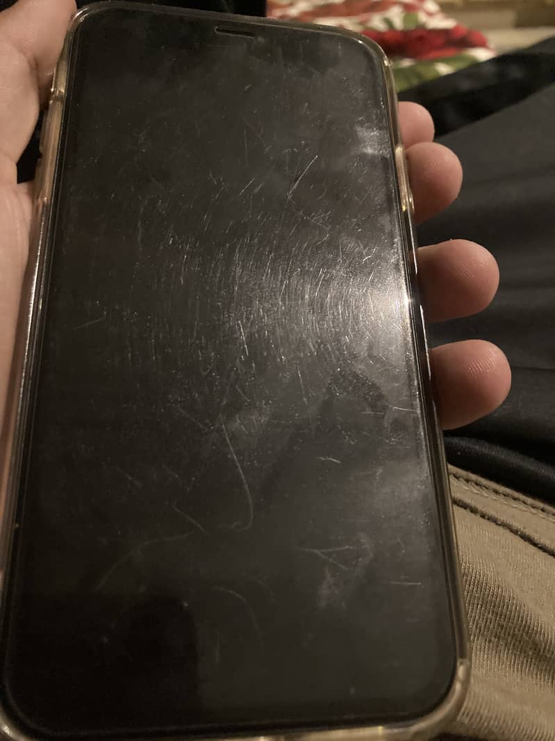 Apple iPhone 11 0