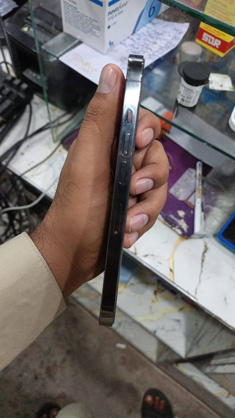 Apple iPhone 13 Pro 3