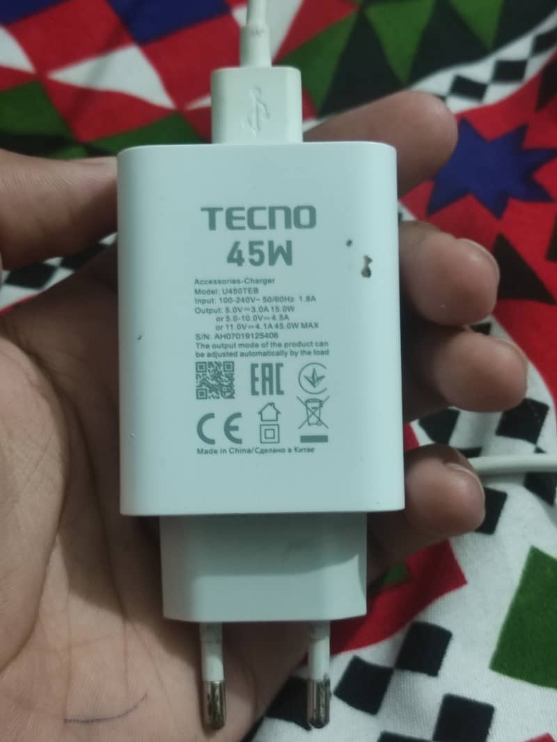 Tecno CAMON 40 Pro 1