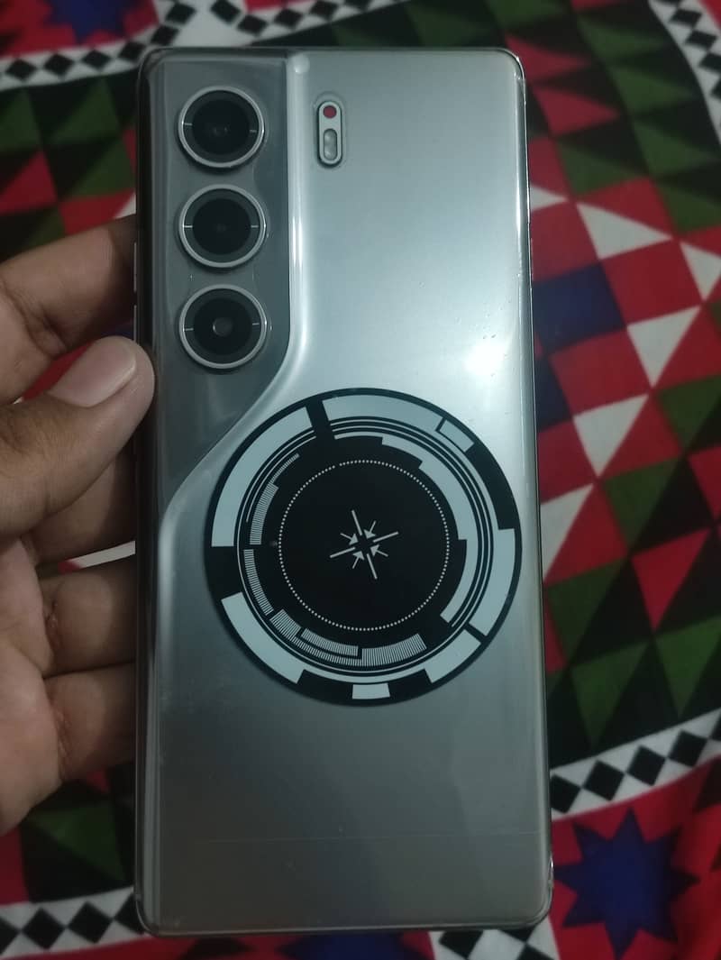 Tecno CAMON 40 Pro 4