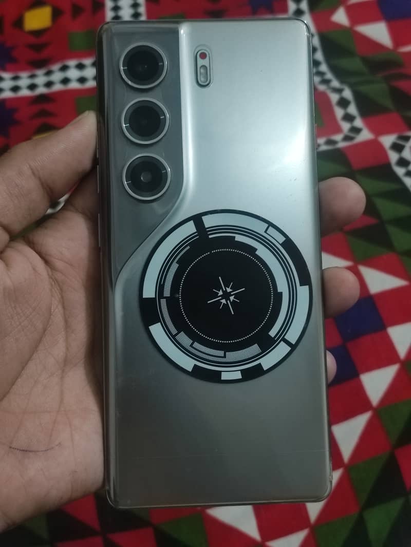 Tecno CAMON 40 Pro 8
