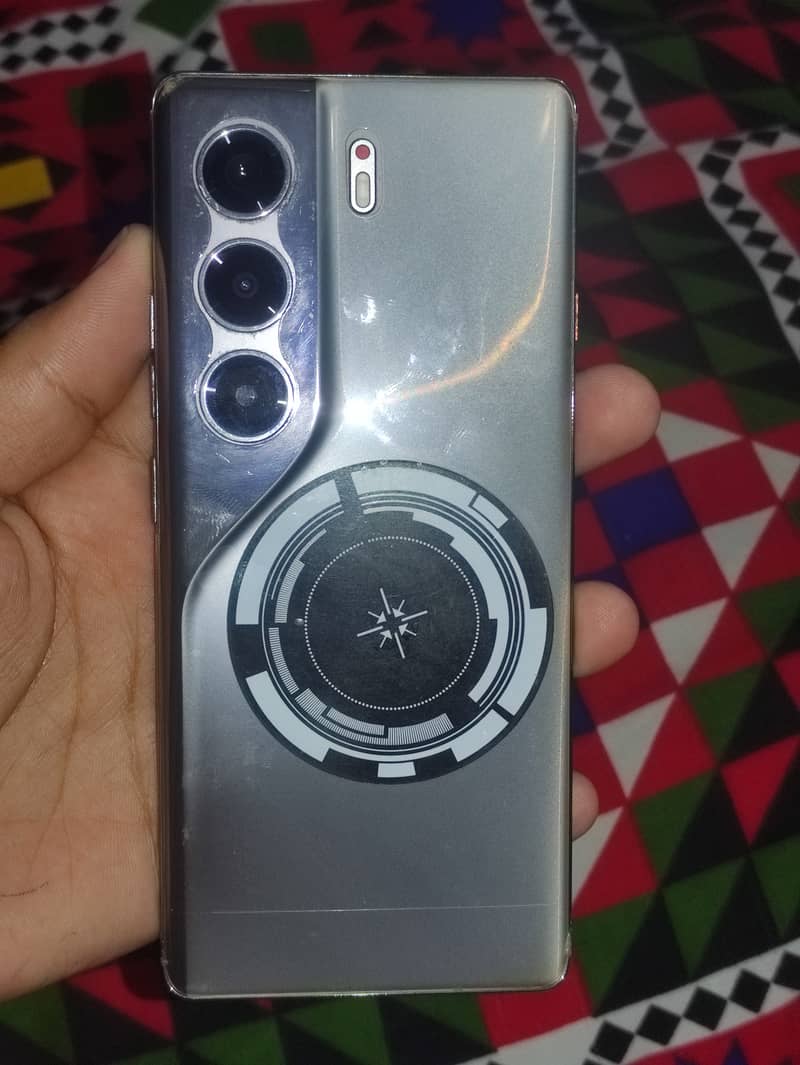 Tecno CAMON 40 Pro 9