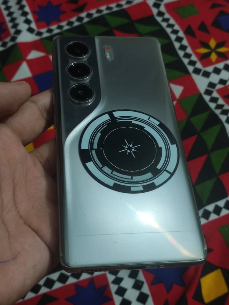 Tecno CAMON 40 Pro 11
