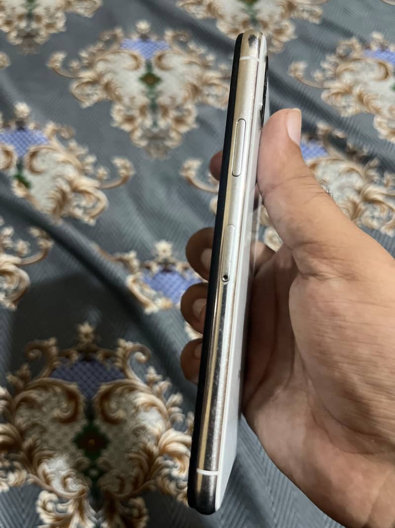 Apple iPhone X 2