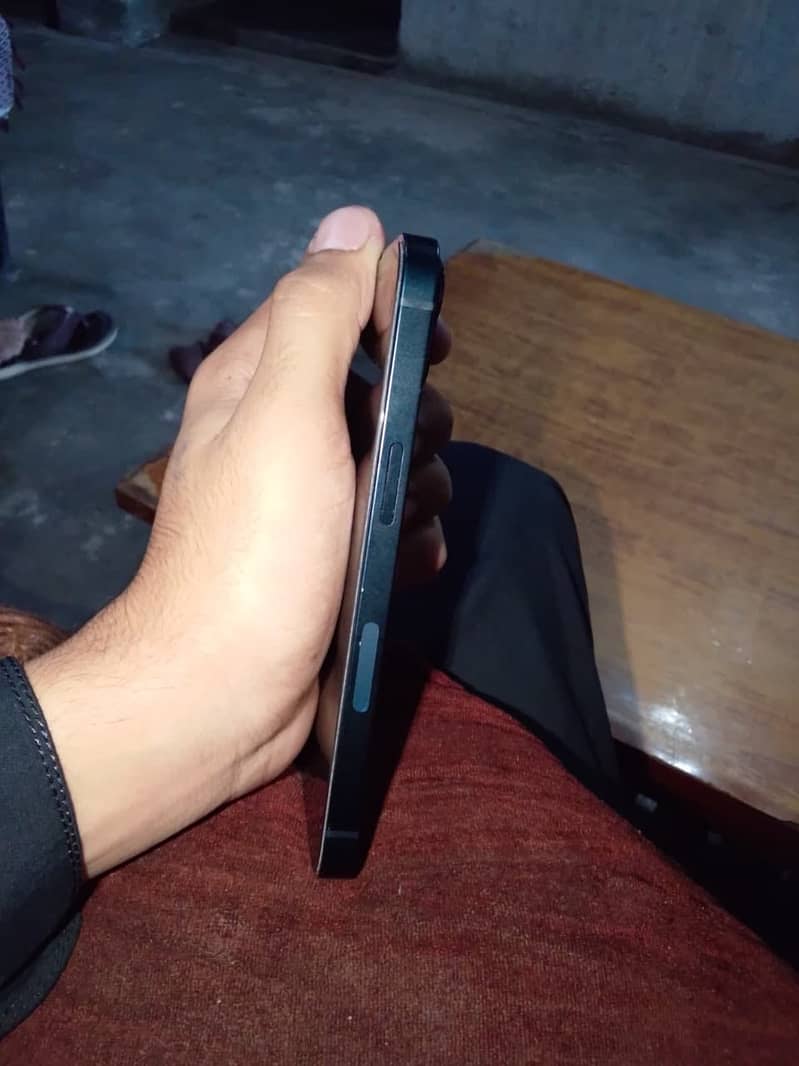Apple iPhone 13 1