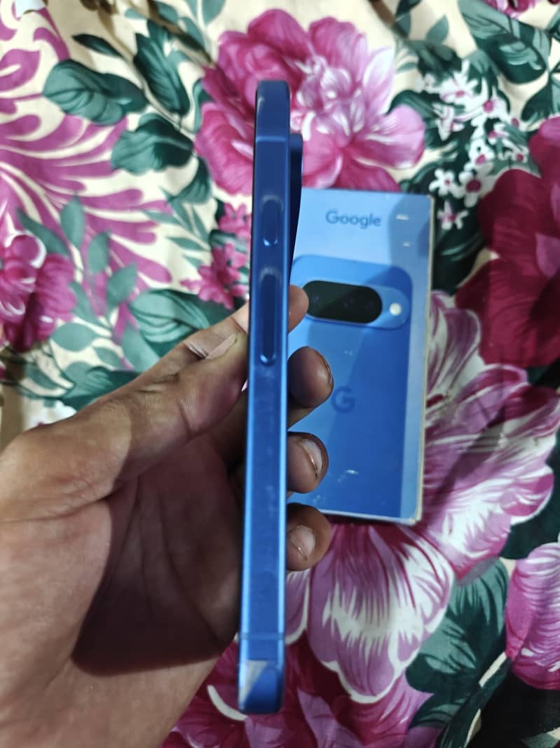 Google Pixel 10 5