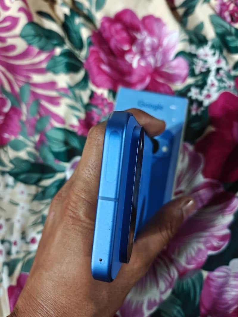 Google Pixel 10 8