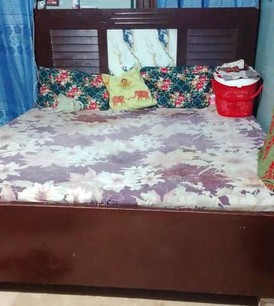 King size Bed