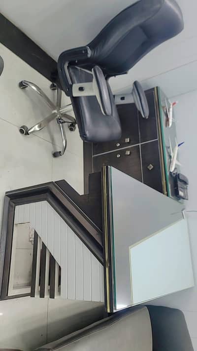 Pure Solid wood Office Tables Deco Paint With Rack 10/10 Condition