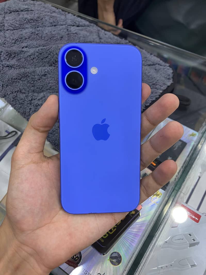 Apple iPhone 16 0