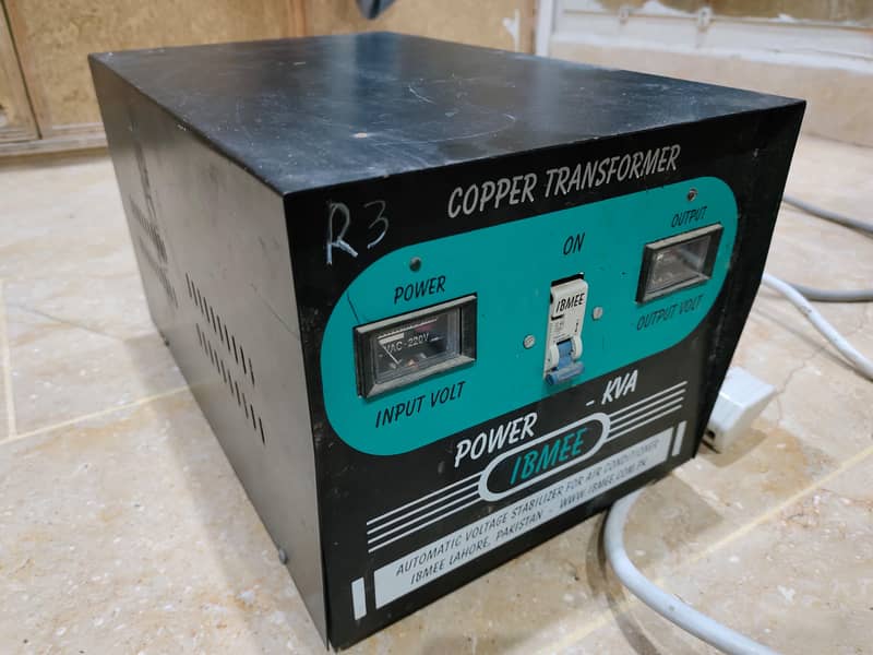 Universal Automatic Stabilizer 10/10 condition 2