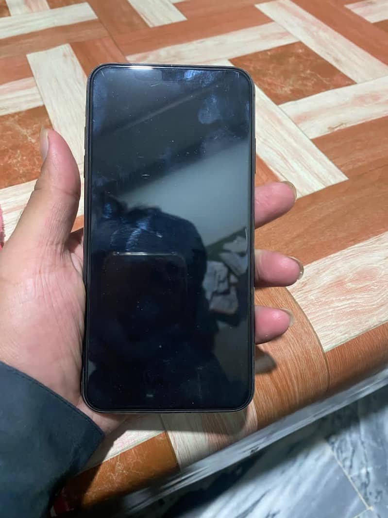 Apple iPhone XS Max 0
