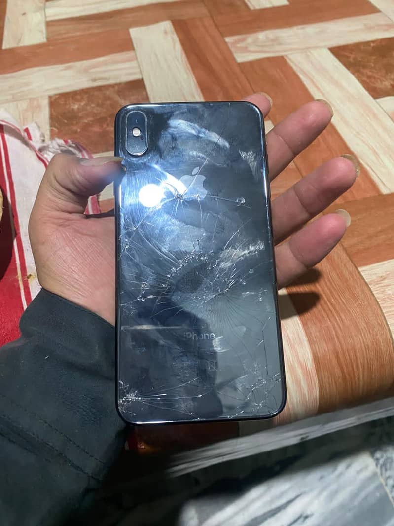 Apple iPhone XS Max 2