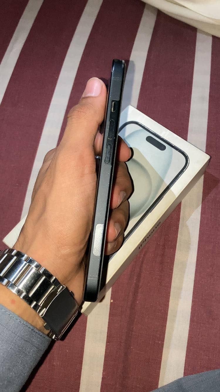 Apple iPhone 15 2
