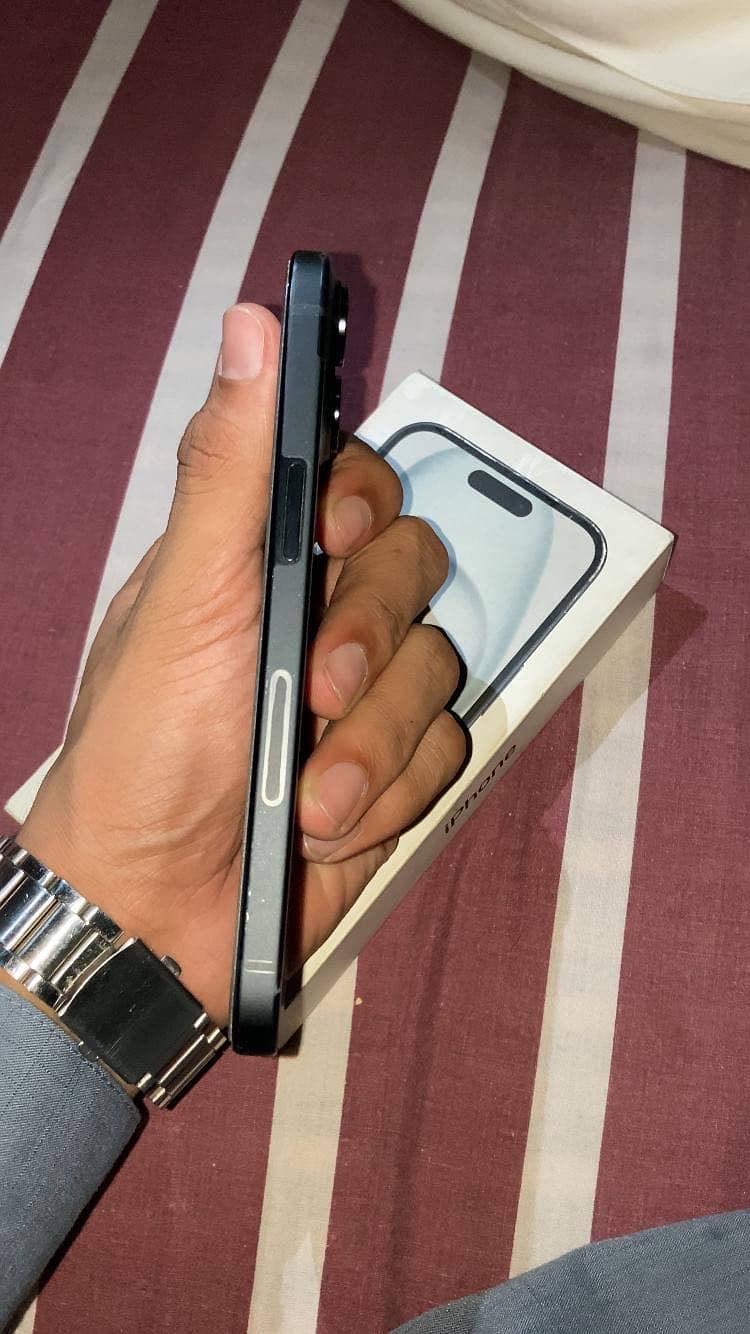 Apple iPhone 15 3