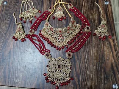 Beautiful bridal luxury jewellery set /new & stylish